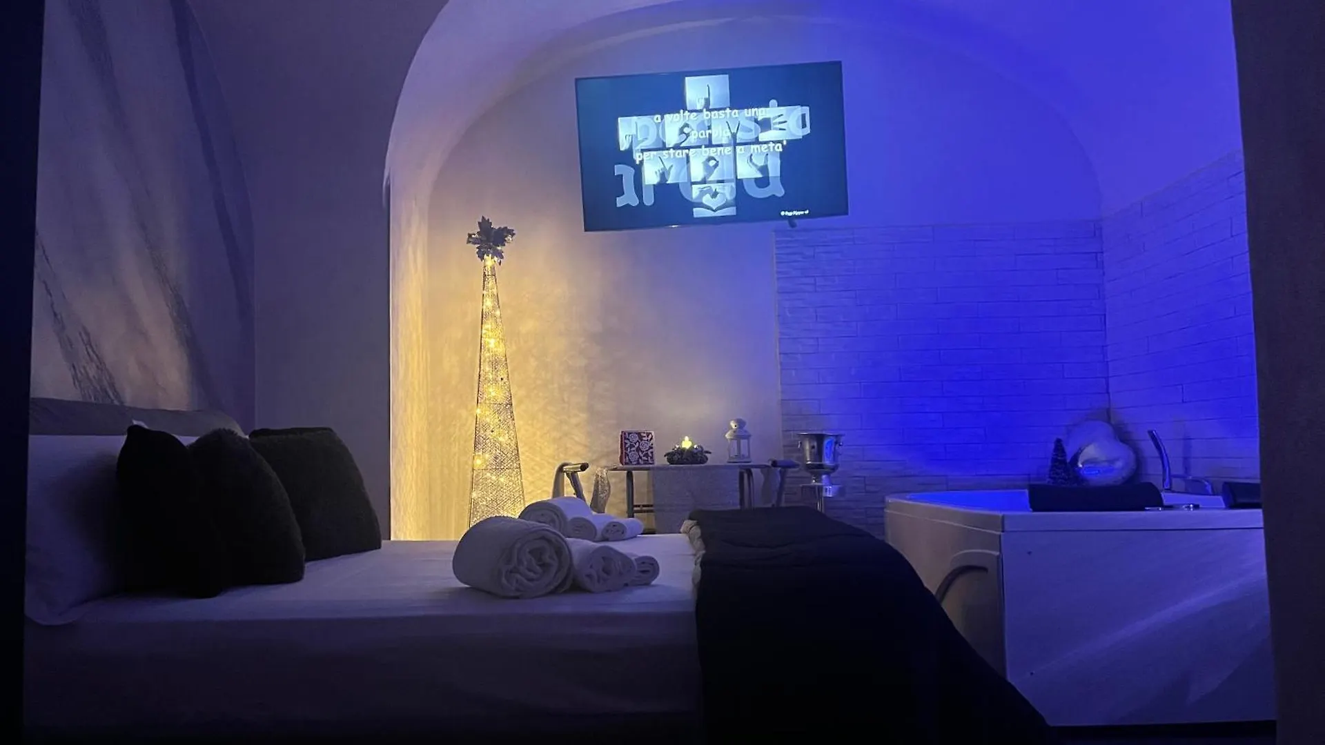 Suite Vico Li Cuti Catania Love hotel